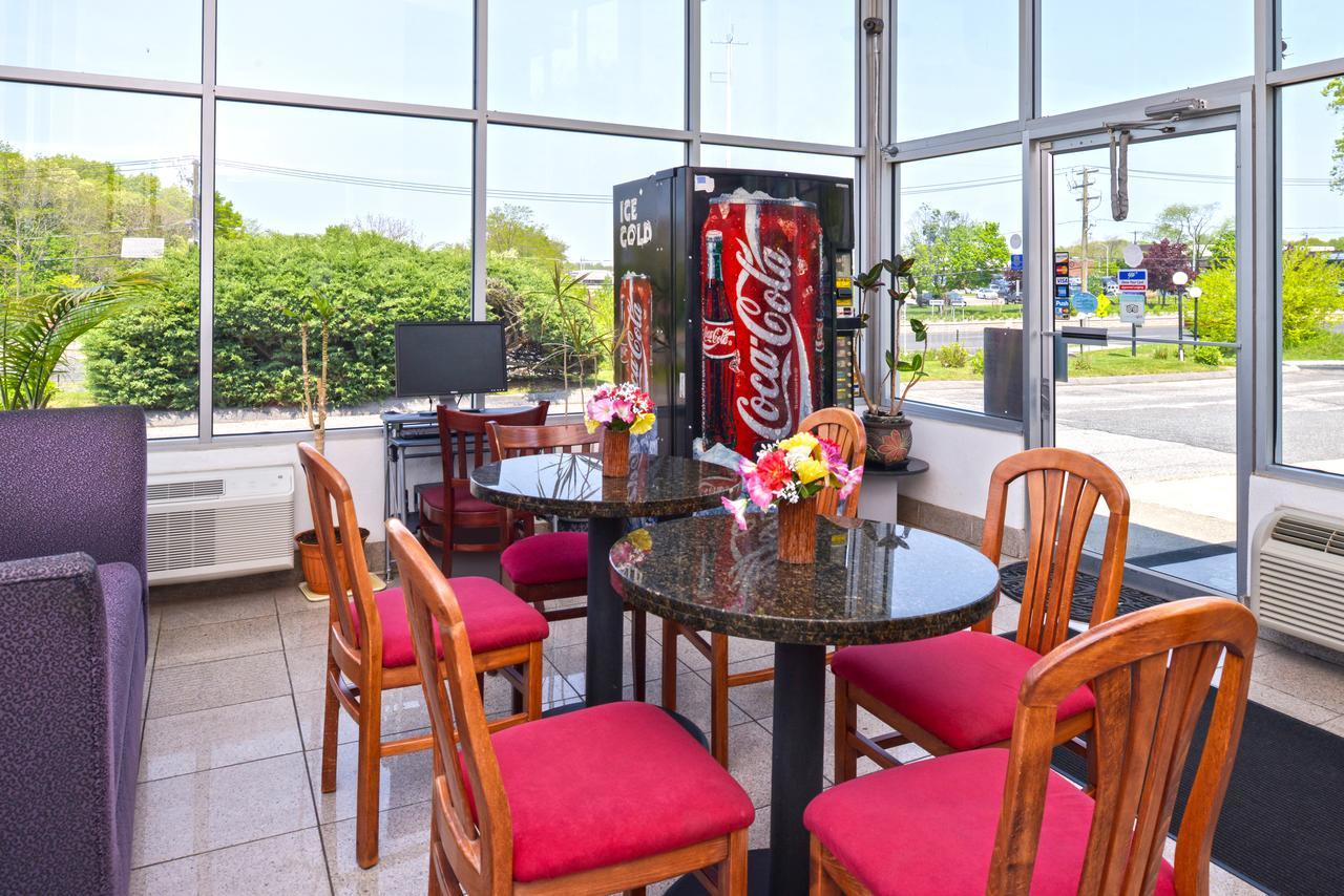 Americas Best Value Inn Smithtown/Long Island Zewnętrze zdjęcie